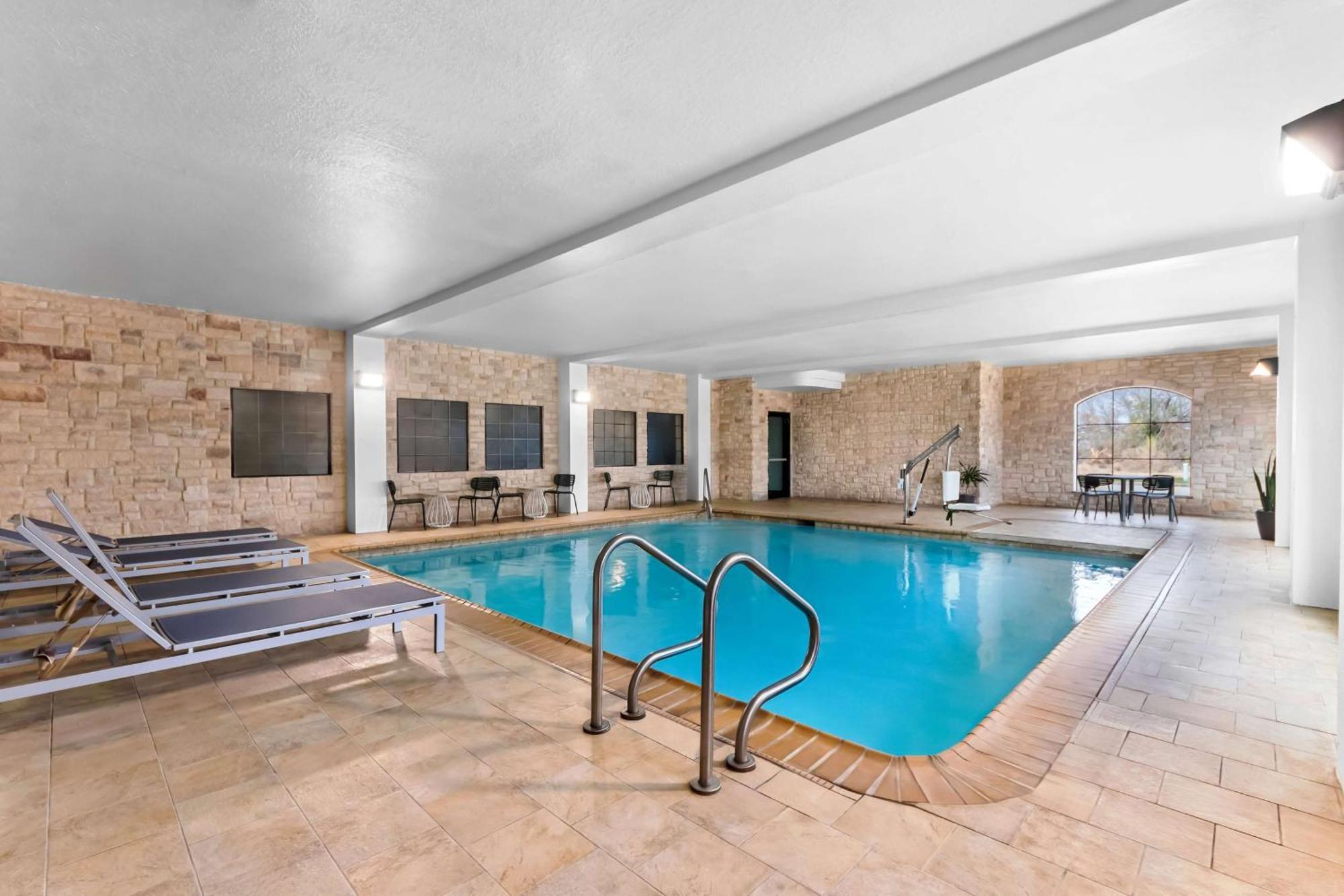Spark By Hilton San Antonio Near Seaworld Экстерьер фото